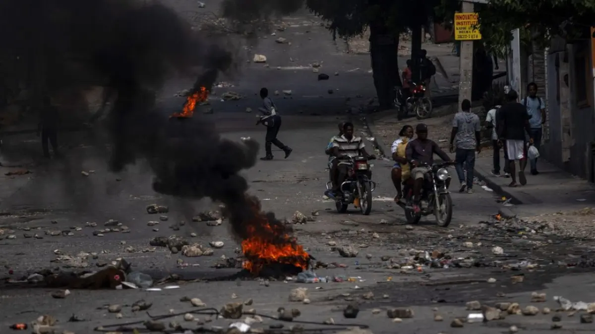 Cierre de aeropuerto y violencia en Haití: el nuevo gobierno en la mira por falta de medidas