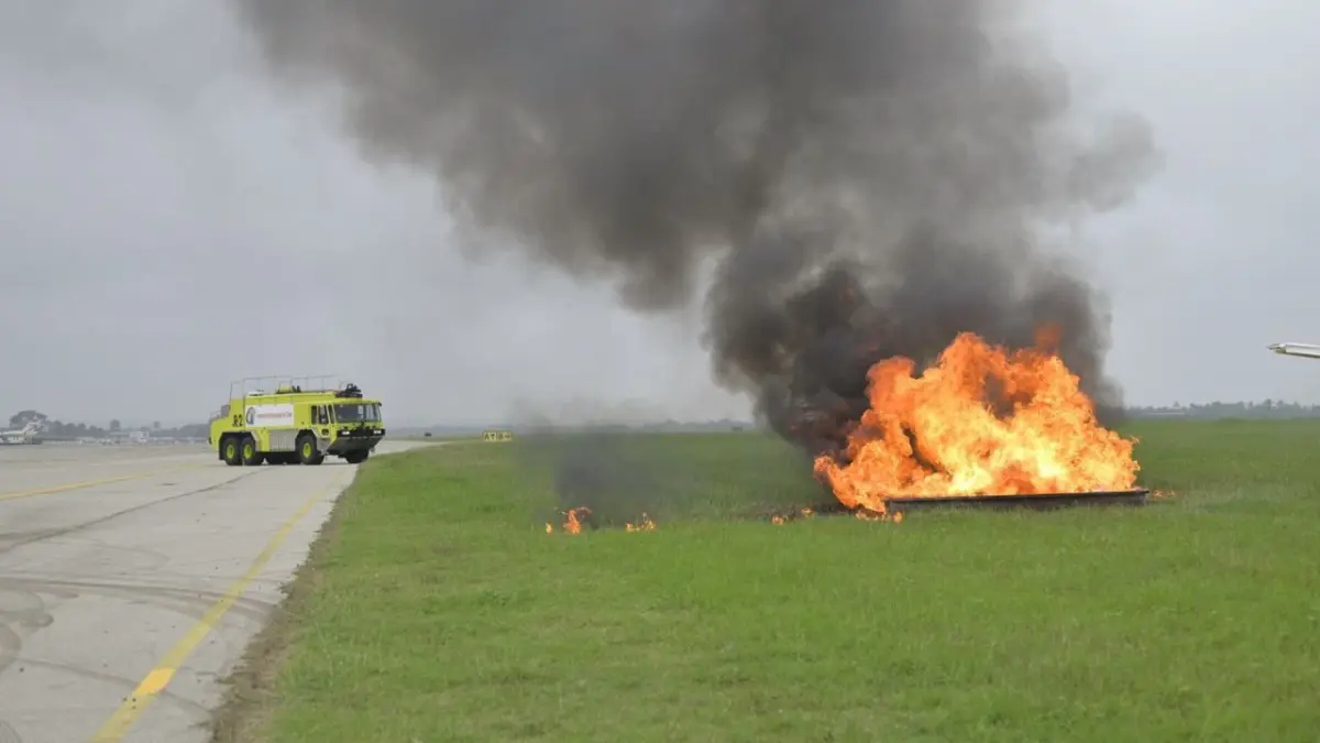 Bomberos de Santiago participan en el simulacro Foxtrot 2024 Aeropuerto del Cibao