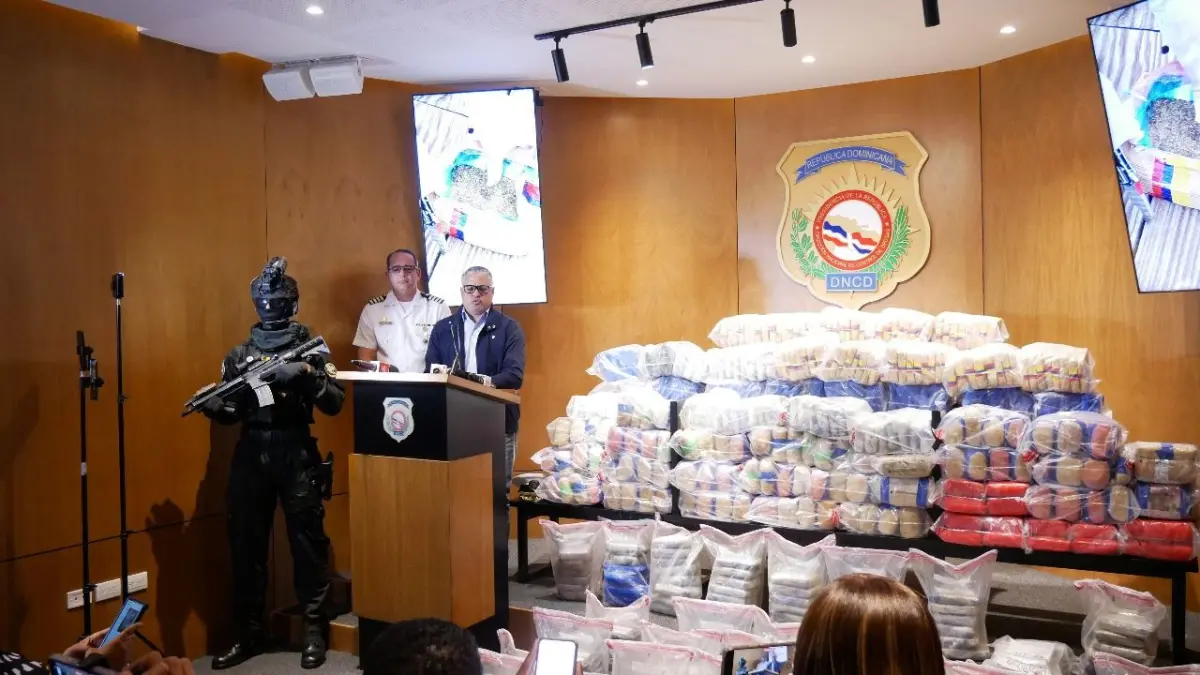 Incautan 707 paquetes de presumible cocaína y marihuana durante operativos en Peravia y Boca Chica