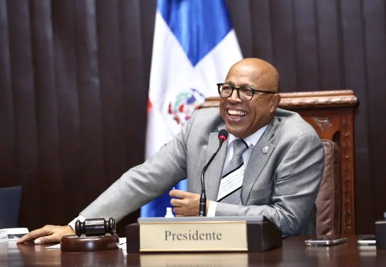 Pacheco revela fue sometido a una cirugía y aclara su ausencia en la Cámara de Diputados