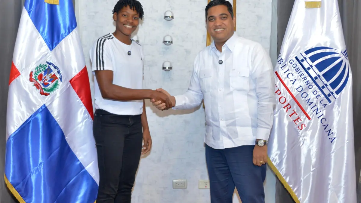 Ministro Kelvin Cruz resalta a Marileidy Paulino como “un referente” del deporte