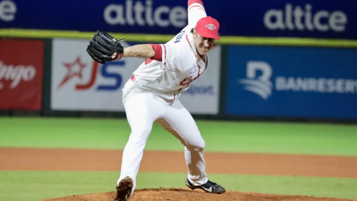 Regresa Brian Moran al bullpen de los Leones