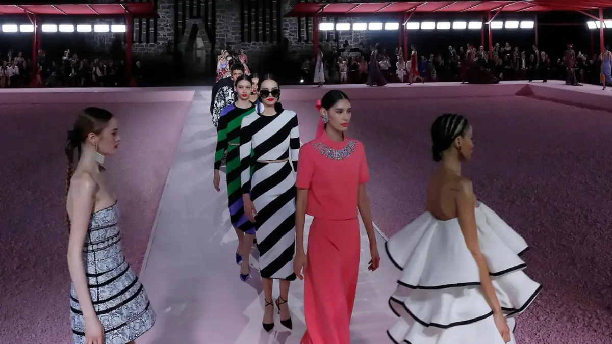 Carolina Herrera presenta una carta de amor a México en su nueva colección