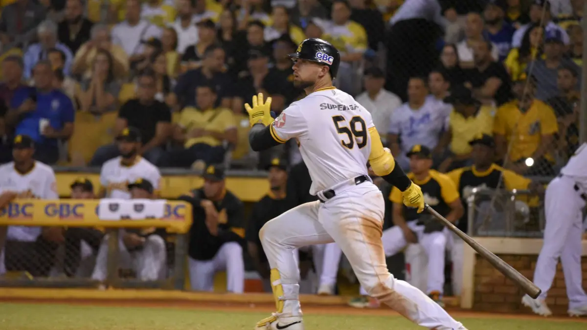 Águilas derrotan a Tigres por cuarta vez corrida