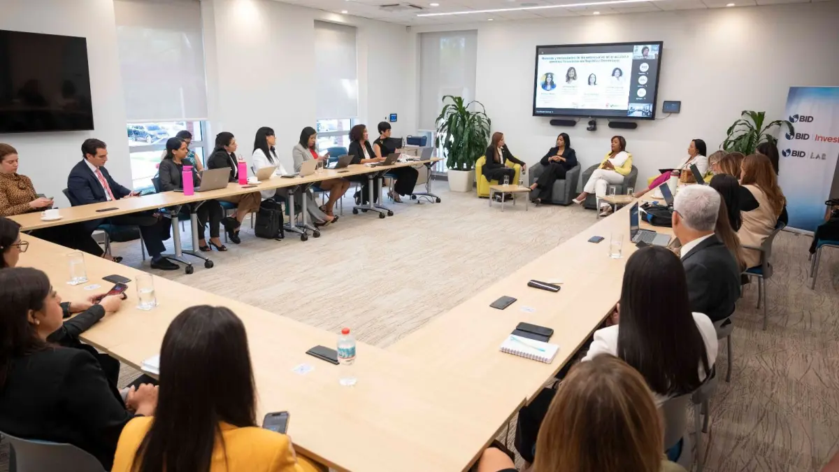 Bancos múltiples avanzan en la adaptación de los servicios financieros para impulsar mipymes lideradas por mujeres