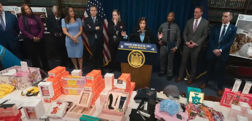 Dominicanos en NY encabezan red dedicada al robo de productos de lujo para revenderlos en RD