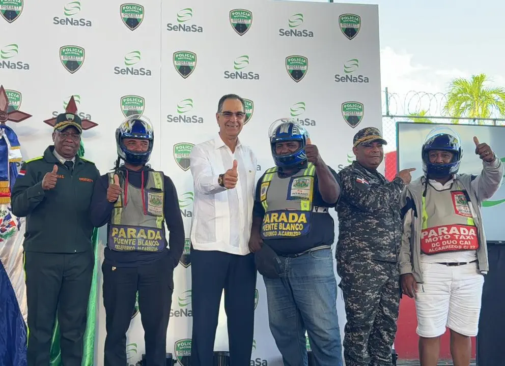 DIGESETT y SENASA imparten charla de seguridad vial y salud a motociclistas de los Alcarrizos