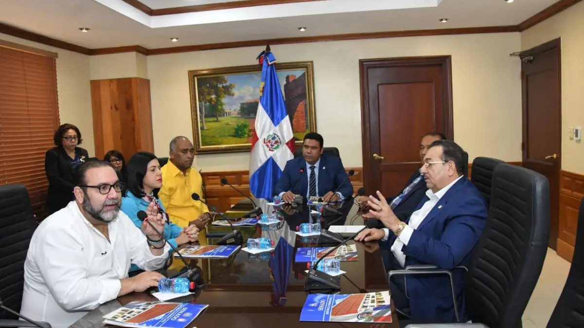 Comisión asegura tomará una decisión para el bien de todos los sectores con tema de cesantía