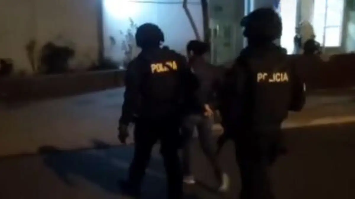 Detienen un exjefe policial y un capitán de la Armada en un operativo antidrogas en Ecuador