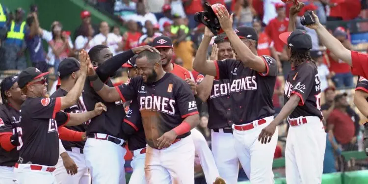 Leones clasifican al Round Robin con victoria sobre Gigantes