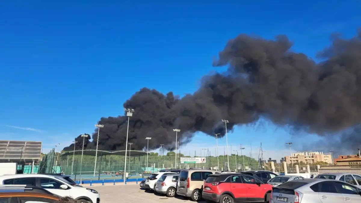 Incendio en el parque acuático de Torremolinos, en Málaga