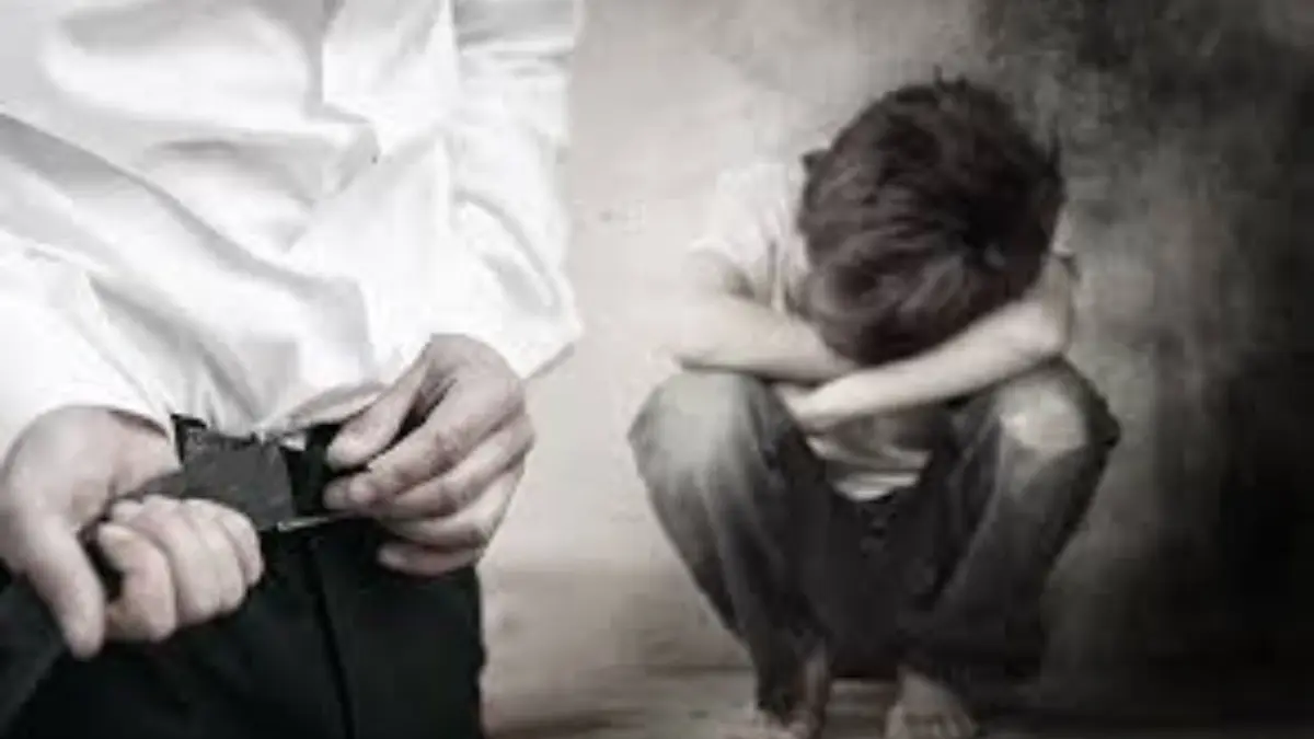 Escándalo en Santiago: hombre fue grabado mientras abusaba sexualmente de varios niños