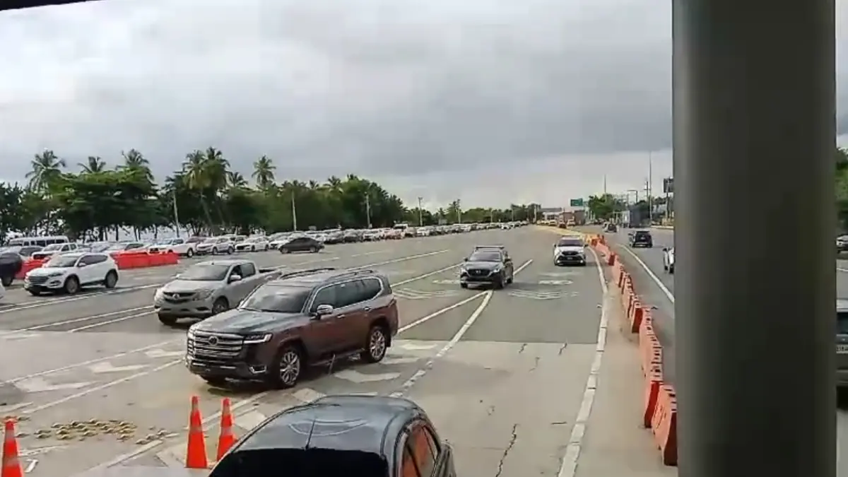 Vías de Paso Rápido se mantienen con fluidez, mientras carriles de efectivo están congestionados