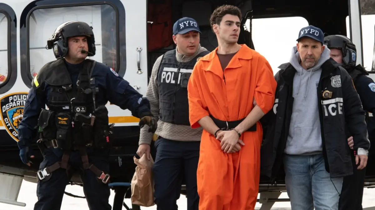 Luigi Mangione acusado de asesinato, armas y acoso por la muerte del CEO de UnitedHealthcare