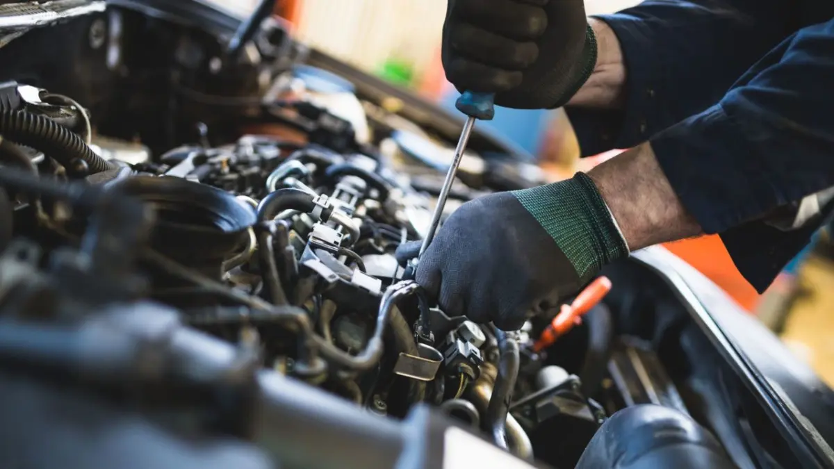 Aumentan clientes en talleres mecánicos por feriado de navidad