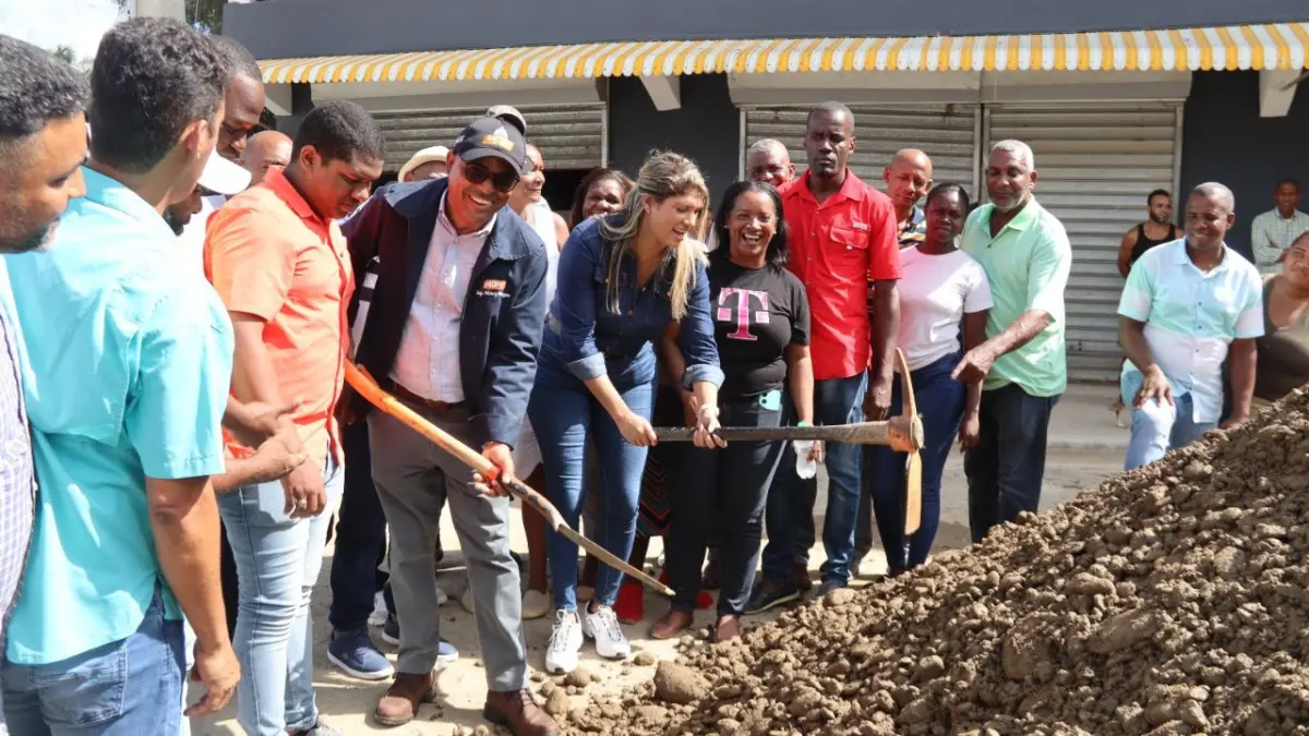 Inician trabajos de pavimentación en calles Hato Nuevo y Palave