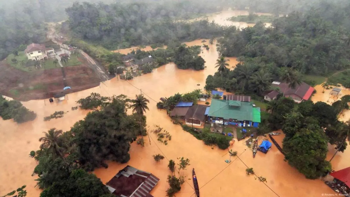 Ascienden a 27 los muertos por las inundaciones en Tailandia y Malasia