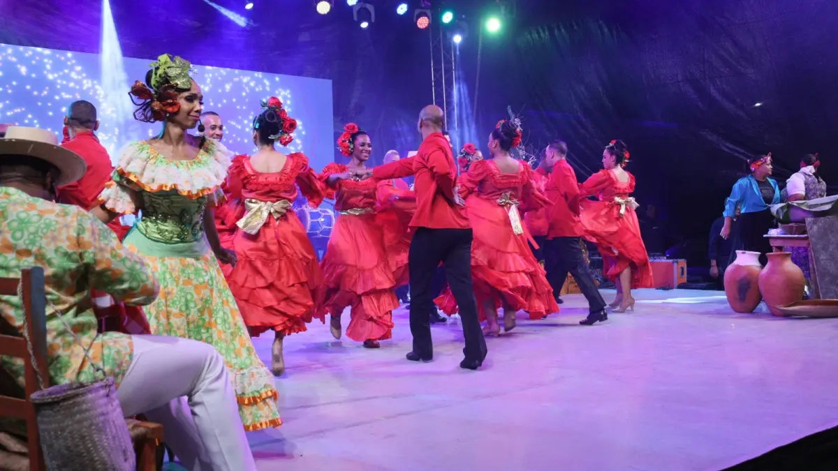 Bellas Artes se viste de Navidad