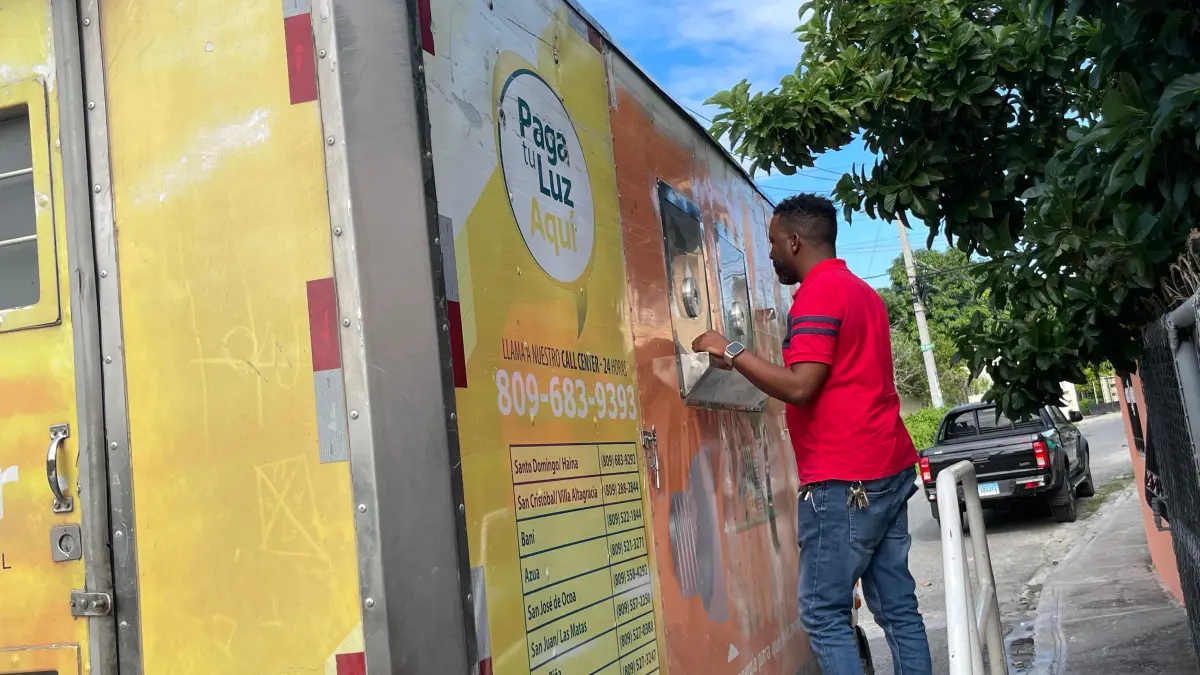 Edesur instala oficinas móviles en seis comunidades del Sur