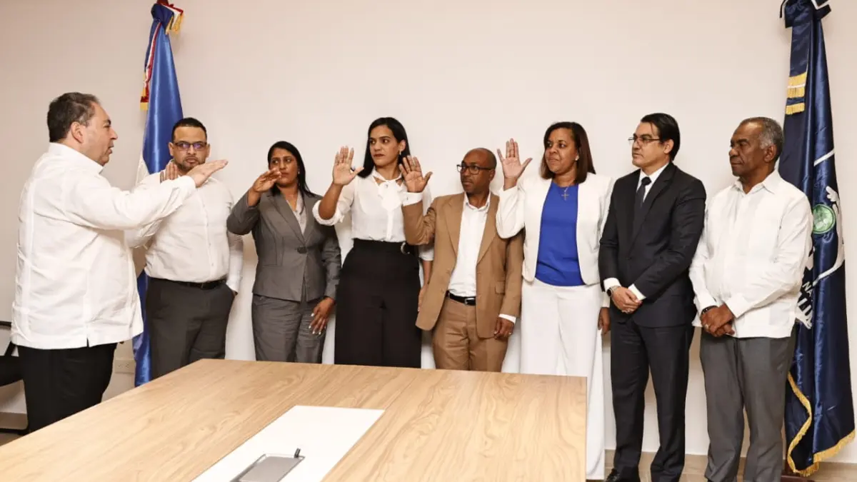 ¿Quiénes son los cinco directores de hospitales que tomaron posesión en Valdesia y Cibao Norte?