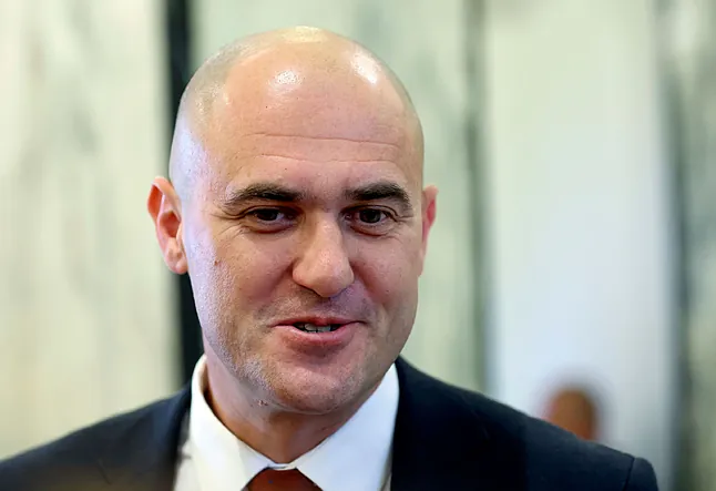 Dimite el ministro croata de Agricultura tras aparecer disparando en un vídeo