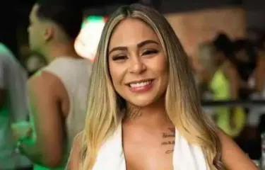 Actriz de OnlyFans muere tras caer de un balcón mientras grababa un