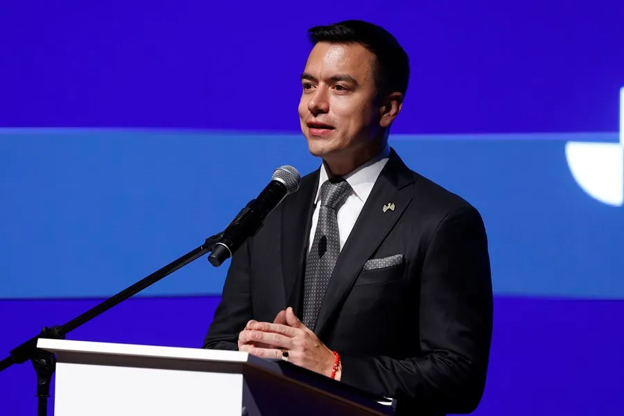 Presidente de Ecuador designa una nueva vicepresidenta a las puertas de campaña electoral