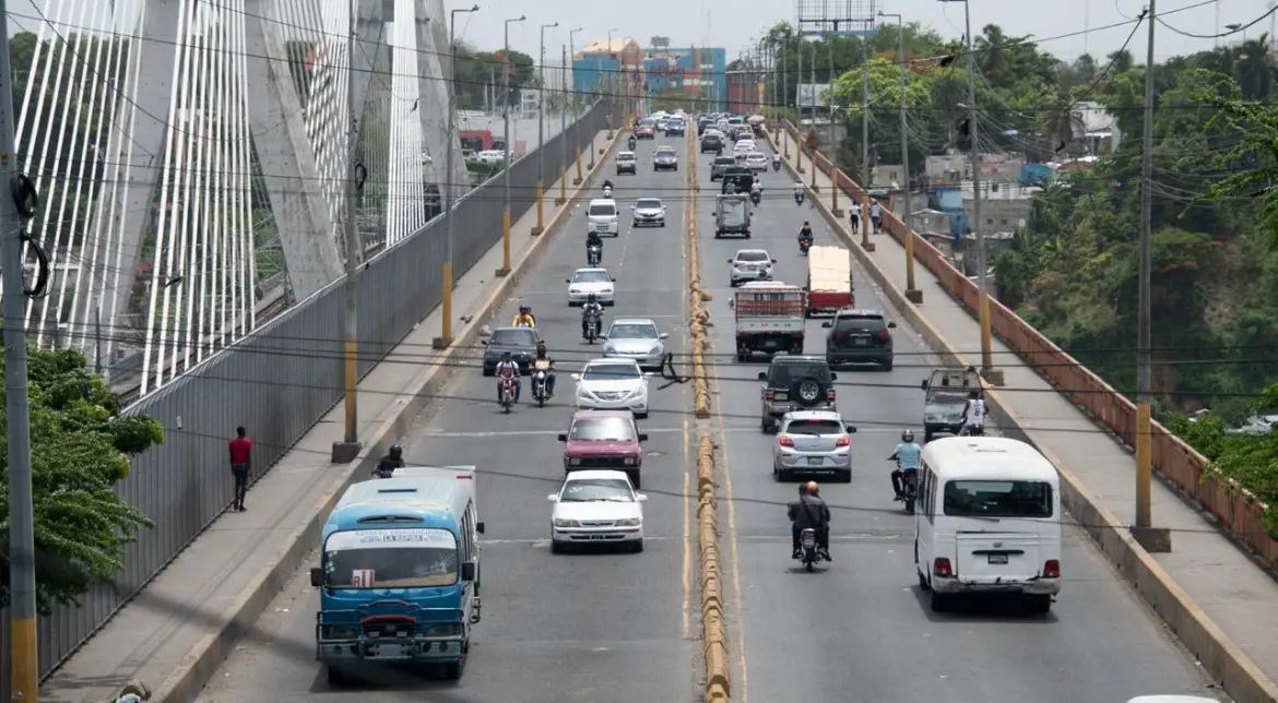 Obras Públicas abre tránsito total por el puente de la 17