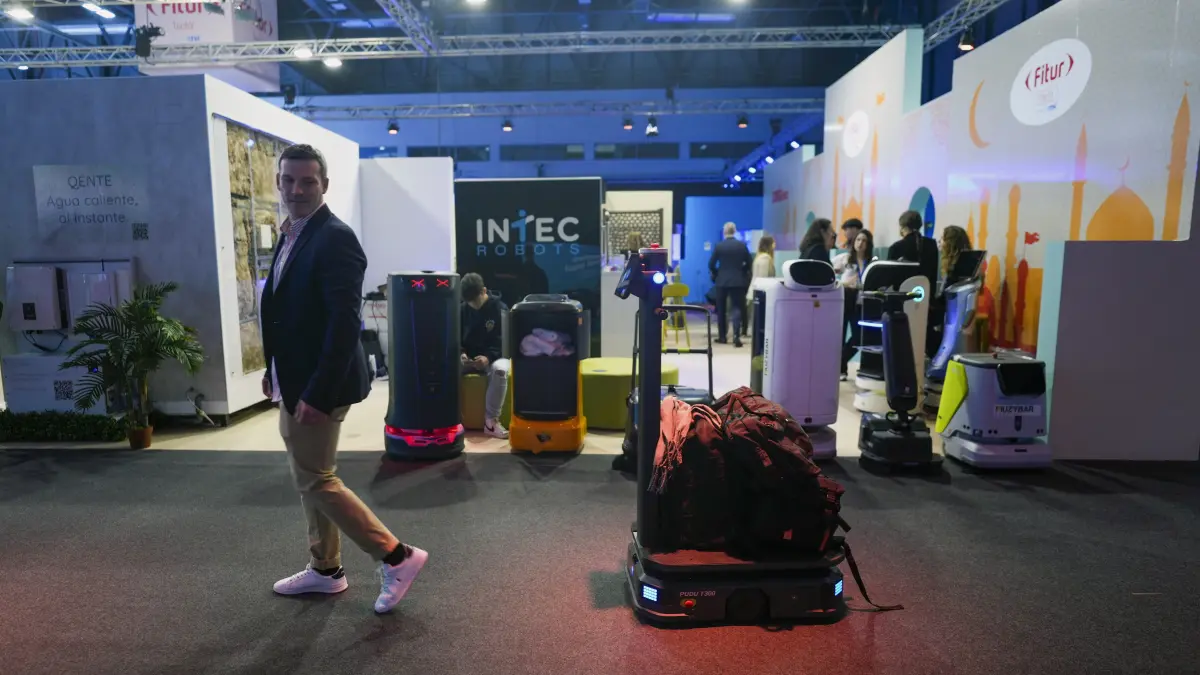 Bares robóticos o pavimento fotovoltaico: así son los hoteles del futuro cercano