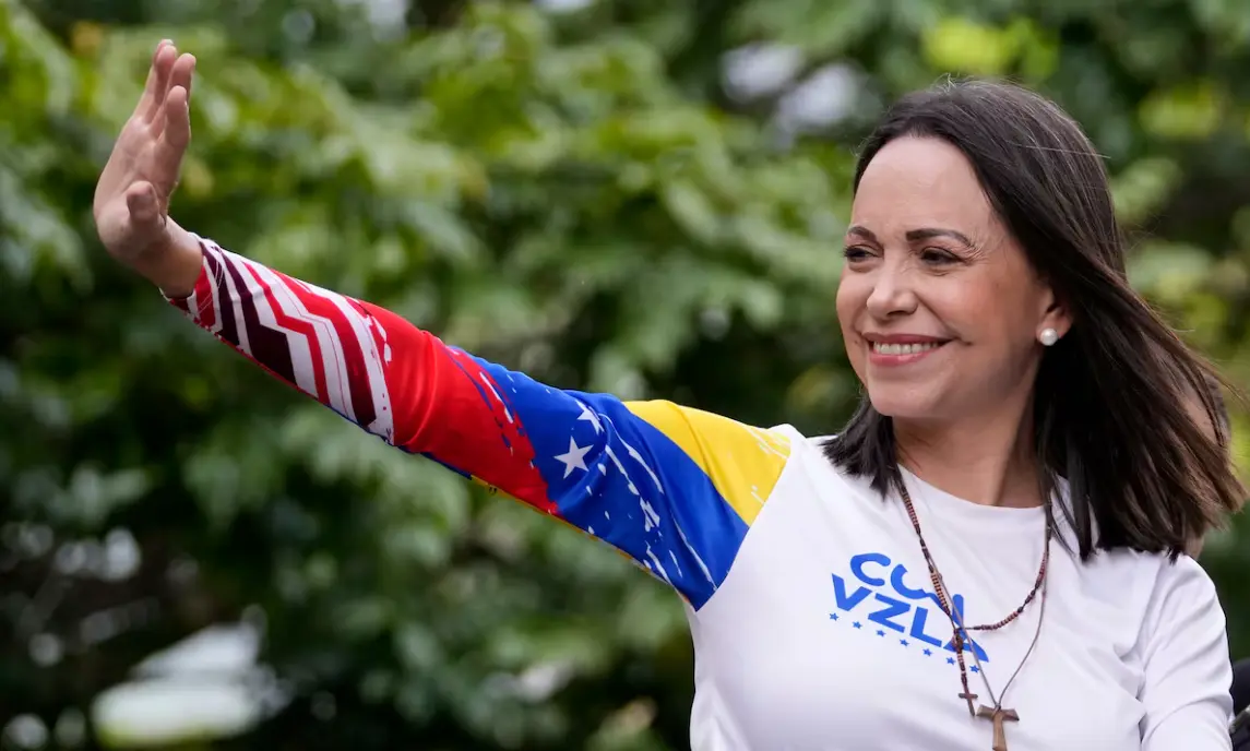 Machado anima a venezolanos a salir a protestar el viernes con hijos, abuelos o perros