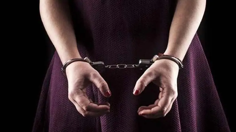 Una influencer en Australia es acusada de envenenar a su bebé de un año para ganar dinero