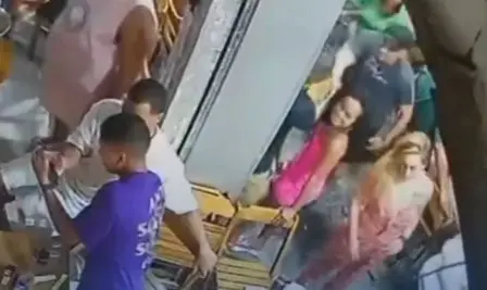 Policía bailó con su ex y su nuevo esposo antes de matarlos