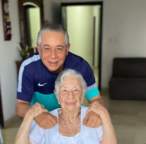 Muere doña Carmen, madre de Roberto Salcedo