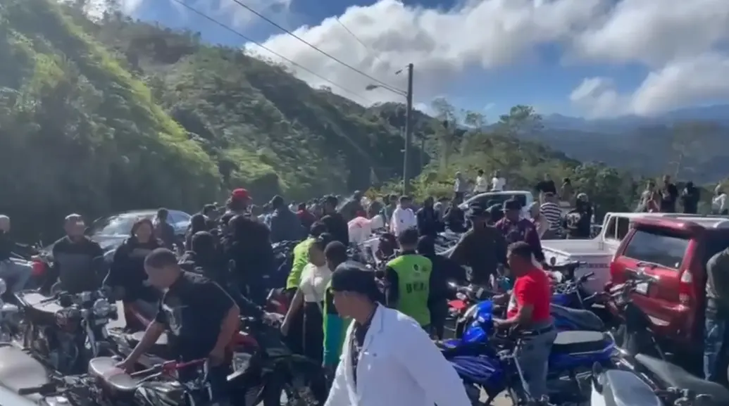 Cientos acuden a la Virgen de Casabito en Tireo, Constanza