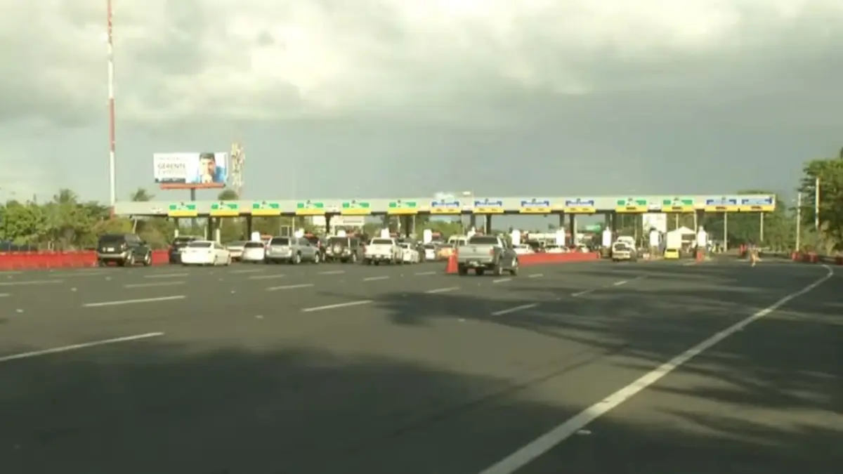 Amplio repudio desata aumento en el precio del peaje entre choferes, mientras sindicalistas tienen opiniones contrarias