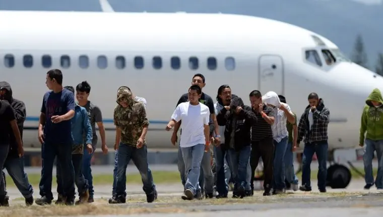 Honduras recibirá primer vuelo militar con migrantes deportados de EEUU
