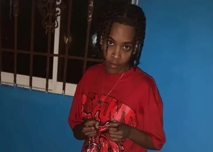 Familia desesperada busca a joven que desapareció tras avisar que tomaría un taxi y nunca llegó