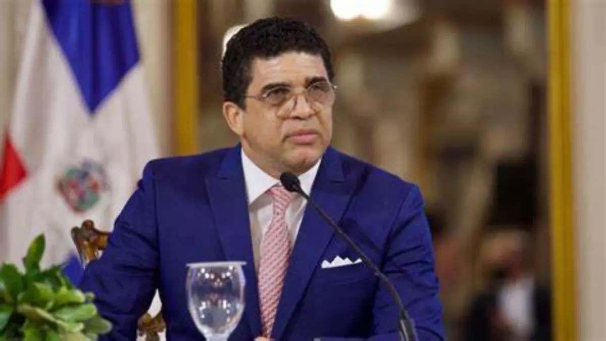 Dio Astacio defiende medida: no es un impuesto lo que pagarán los motoristas sino una placa de la ciudad