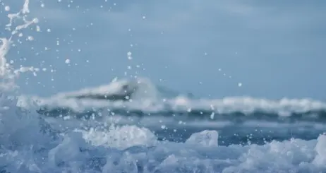 COE emite alerta por deterioro del oleaje en las costas del país