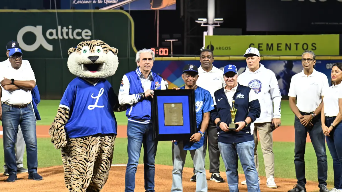 Licey reconoce a Luis Beltrán por su labor con el conjunto azul