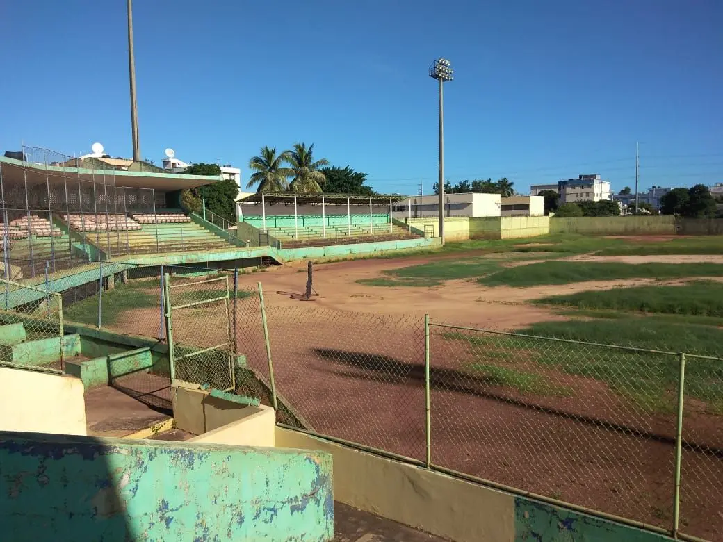 Anuncian remodelación del Estadio La Normal y construcción de techado en Liceo Juan Pablo Duarte