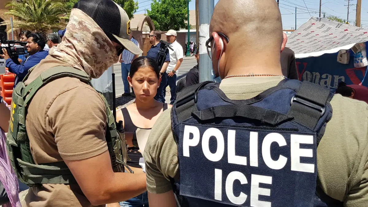 Base militar en Colorado servirá como centro para detener y procesar inmigrantes en EE.UU.