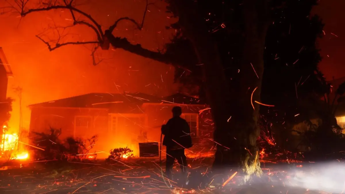 Aumenta a 24 la cifra de muertos por los incendios en Los Ángeles