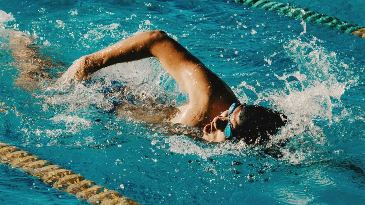 Natación: El ejercicio integral que fortalece cuerpo y mente