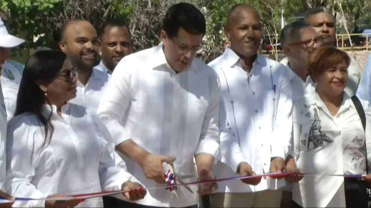 Turismo entrega renovado balneario Boca de Cachón en Jimaní para disfrute de visitantes