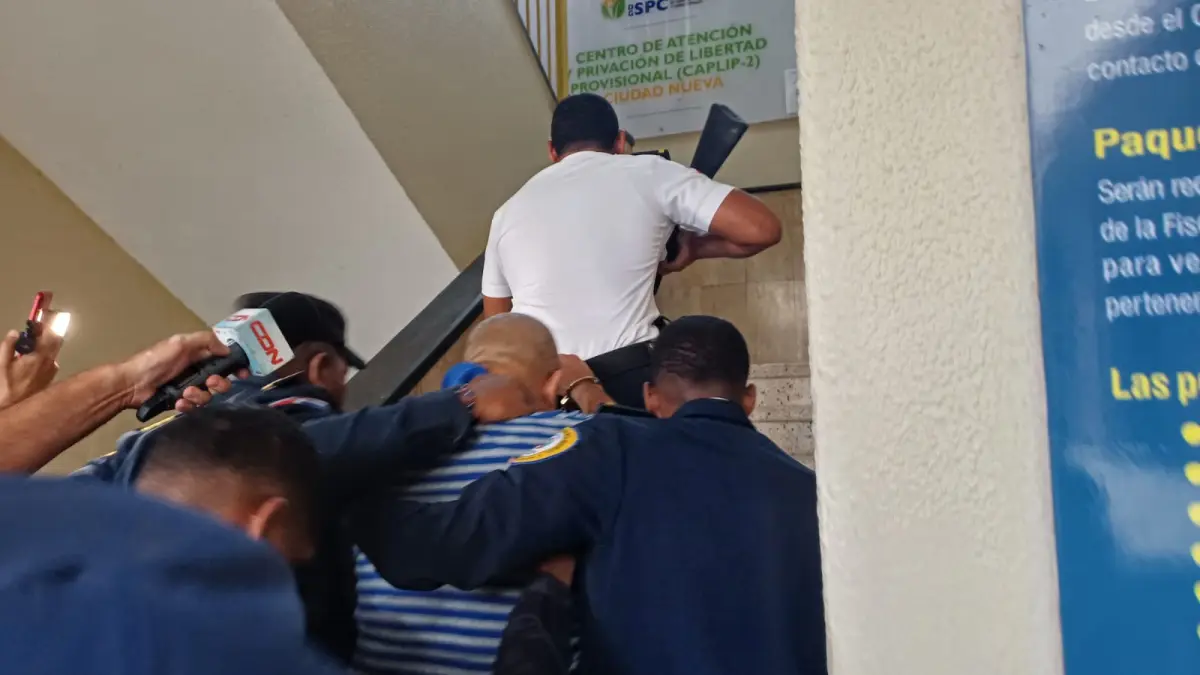 Aplazan coerción contra teniente coronel implicado en muerte de joven en Los Ríos