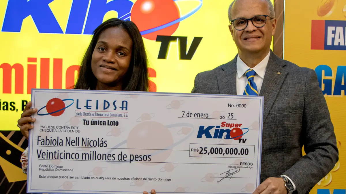 LEIDSA entrega 25 millones a la ganadora del Súper Kino Tv