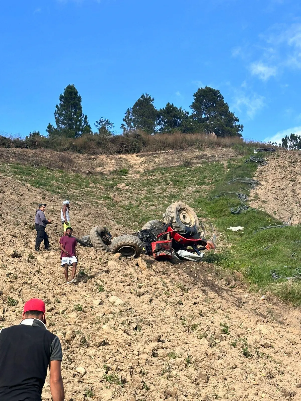 Hombre pierde la vida en accidente con tractor en Constanza