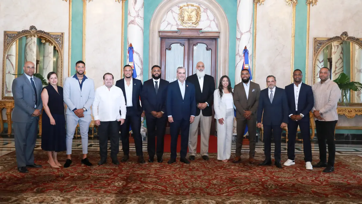Abinader recibe a miembros de la Asociación de Peloteros de Grandes Ligas (MLBPA)