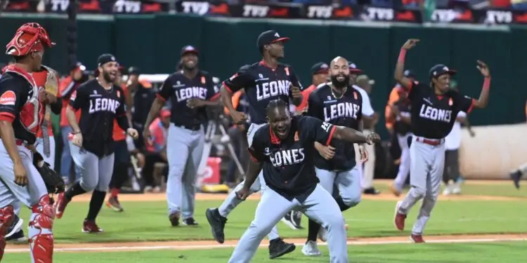 Escogido se coloca a un paso de la final